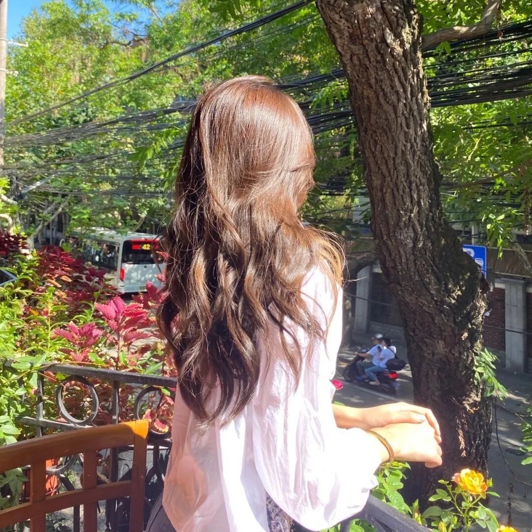 问君何事轻离别